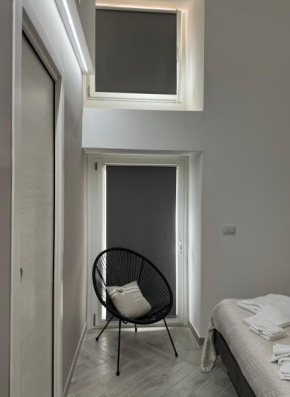 Phoenix House, Sirakusa